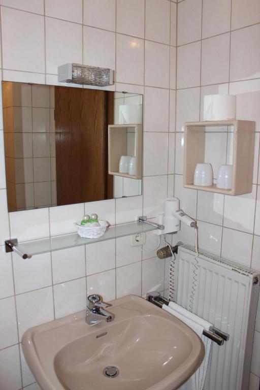 Pfaelzer Stuben Hotel Landstuhl Kültér fotó