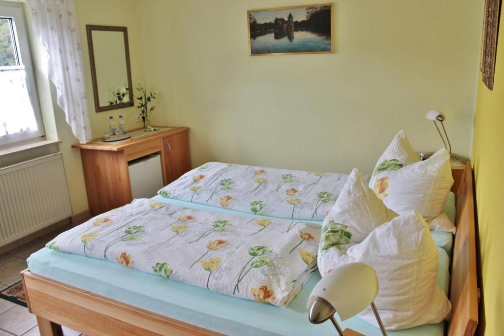 Pfaelzer Stuben Hotel Landstuhl Kültér fotó