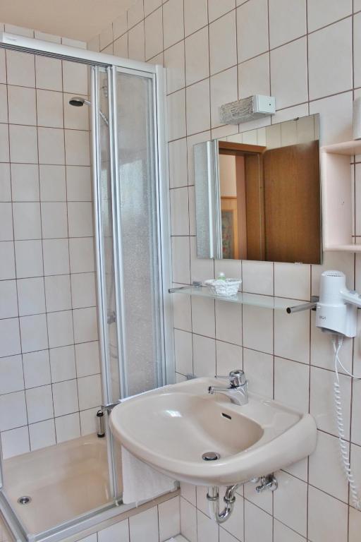 Pfaelzer Stuben Hotel Landstuhl Kültér fotó