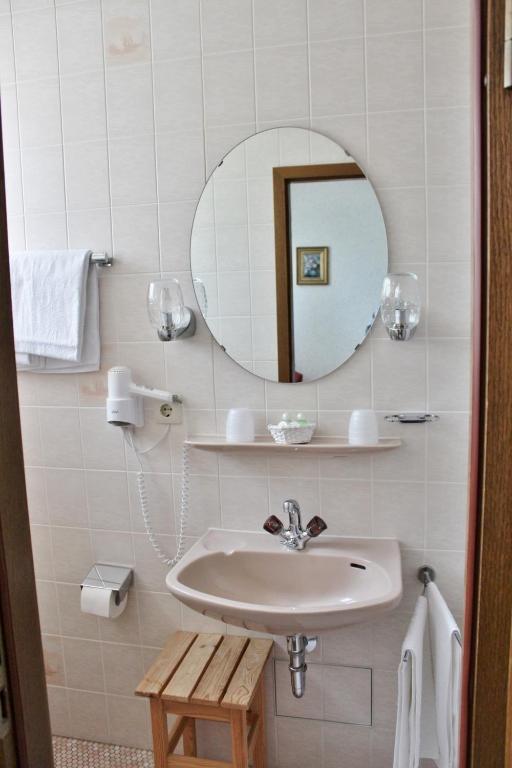 Pfaelzer Stuben Hotel Landstuhl Kültér fotó